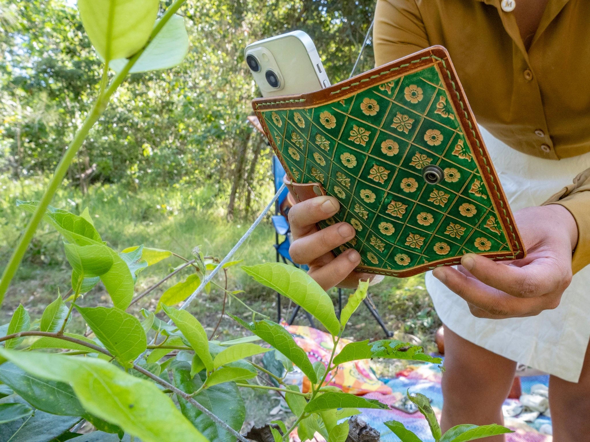 Handmade tooled leather phone wallets | The Sho Room – Theshoroom