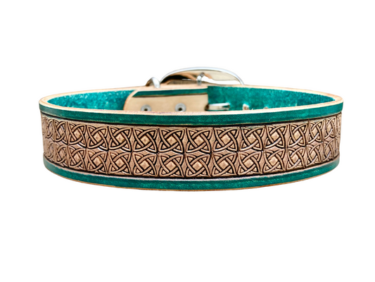 "Celtic knots" Hand carved wide dog collar - Medium - Large
