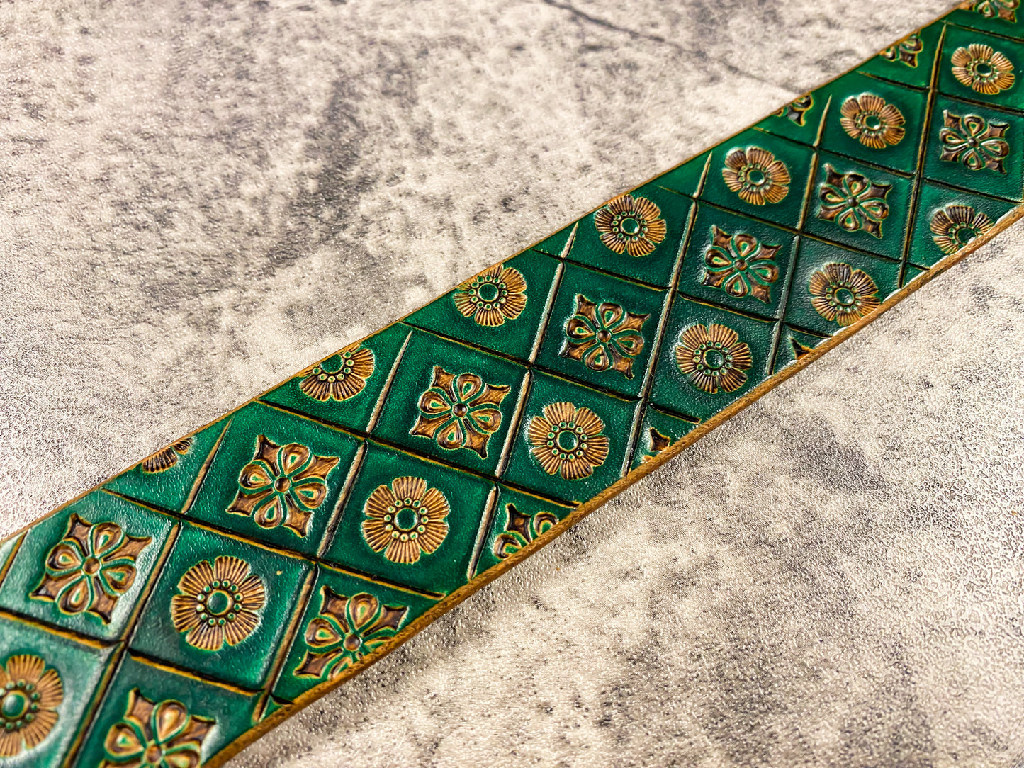 Nature inspired custom leather belt - Green nature