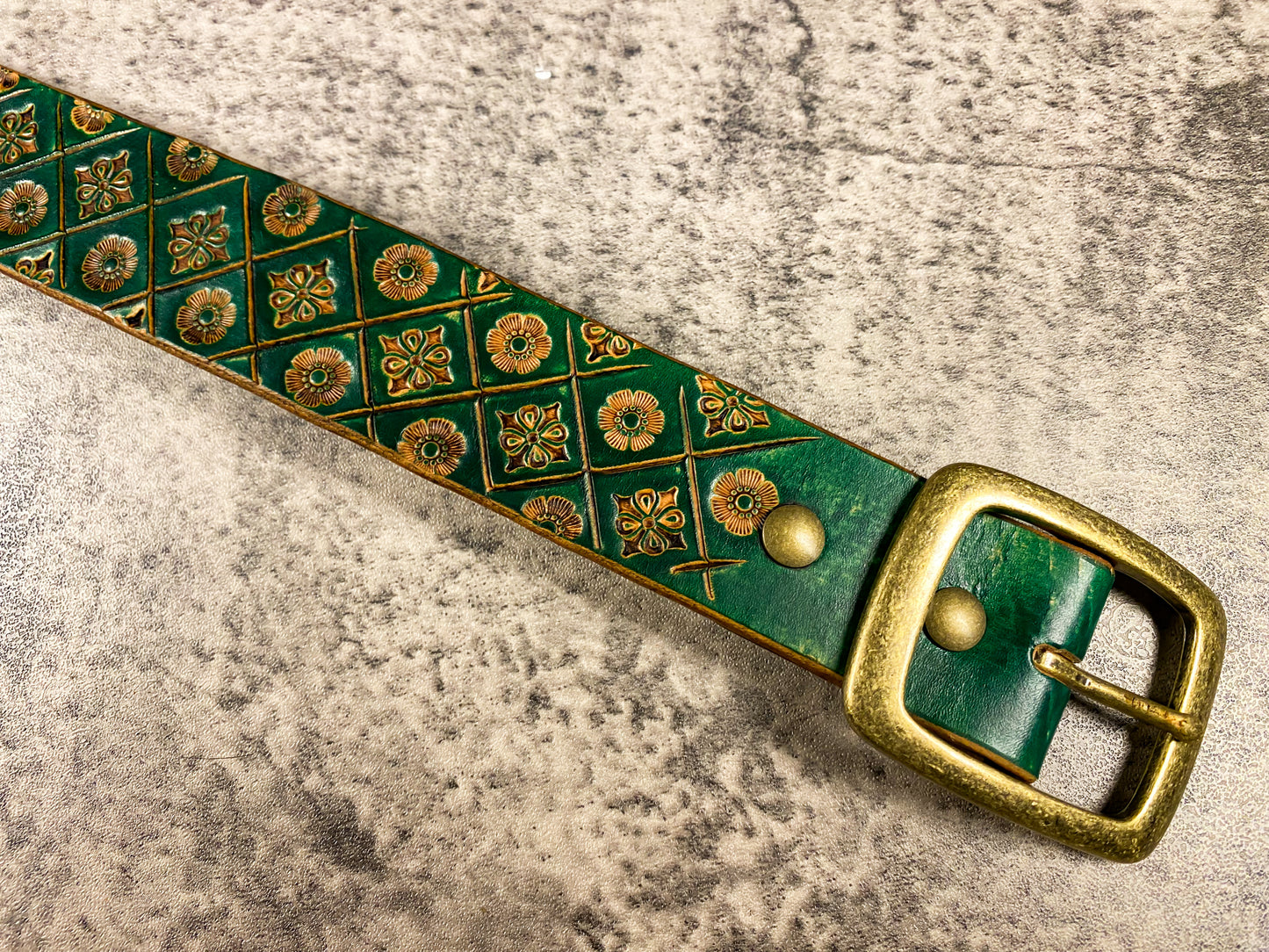 Nature inspired custom leather belt - Green nature