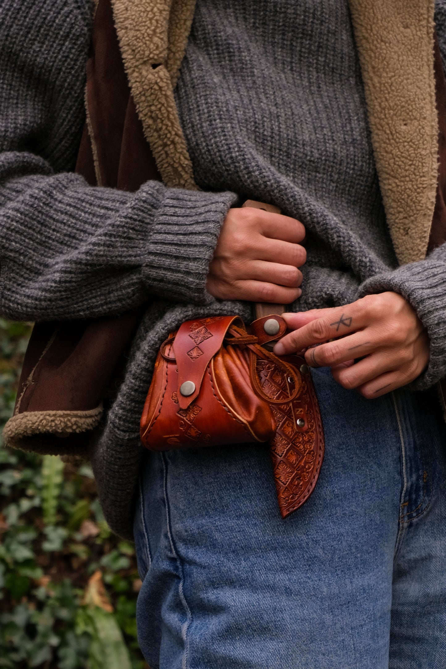 Bush crafters knife sheath with removable belt attachment
