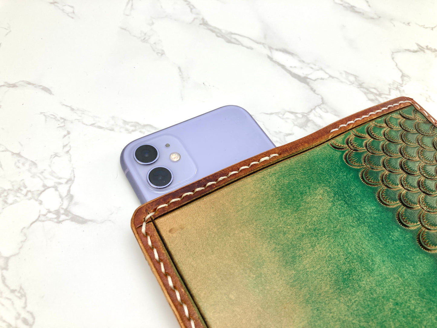 Nature inspired leather phone wallet - Green Nature