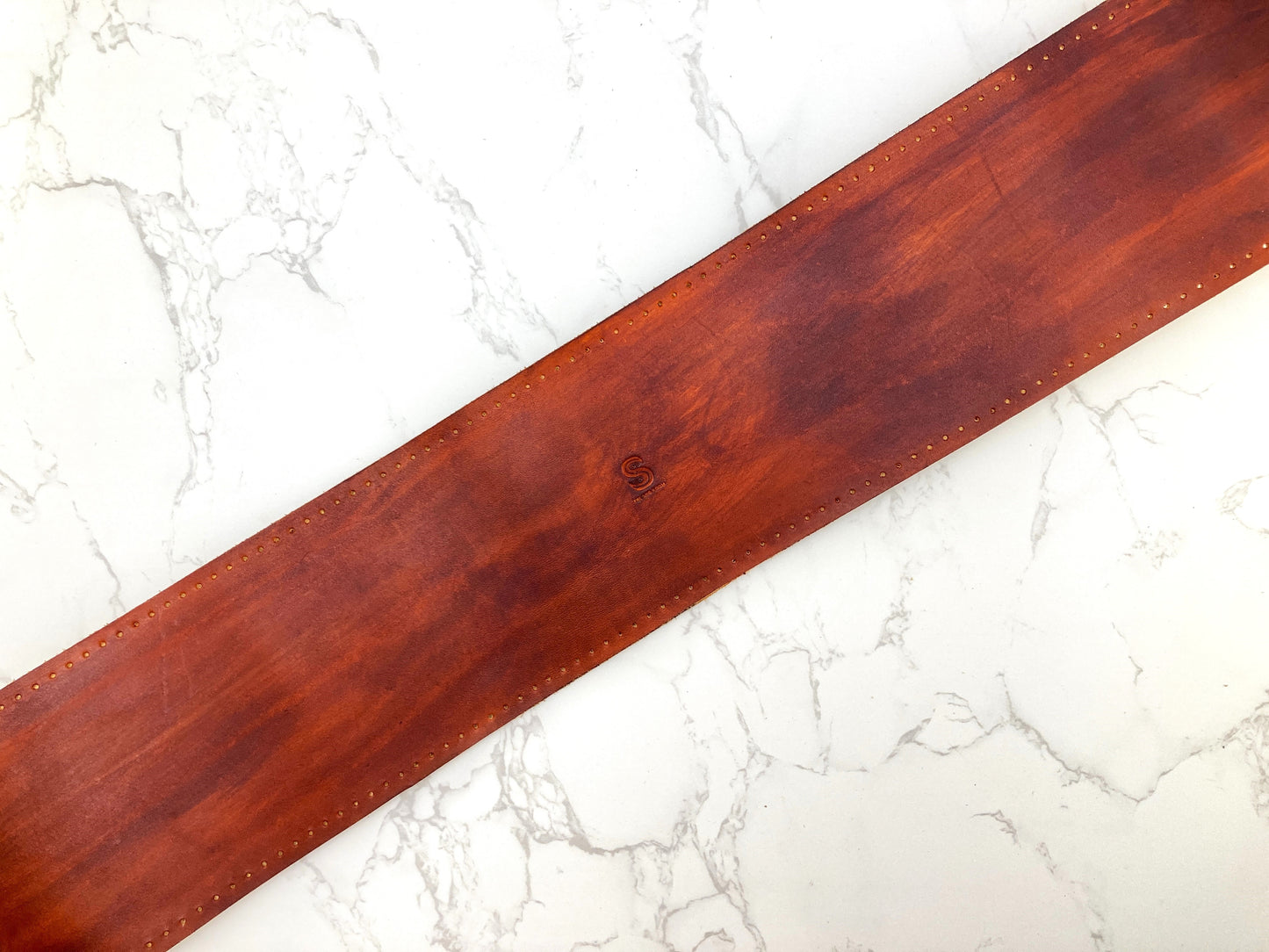 Full grain leather steering wheel cover - Hand dyed