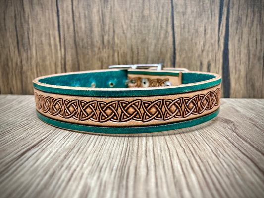 "Celtic knots" Hand carved narrow dog collar - Small - Medium
