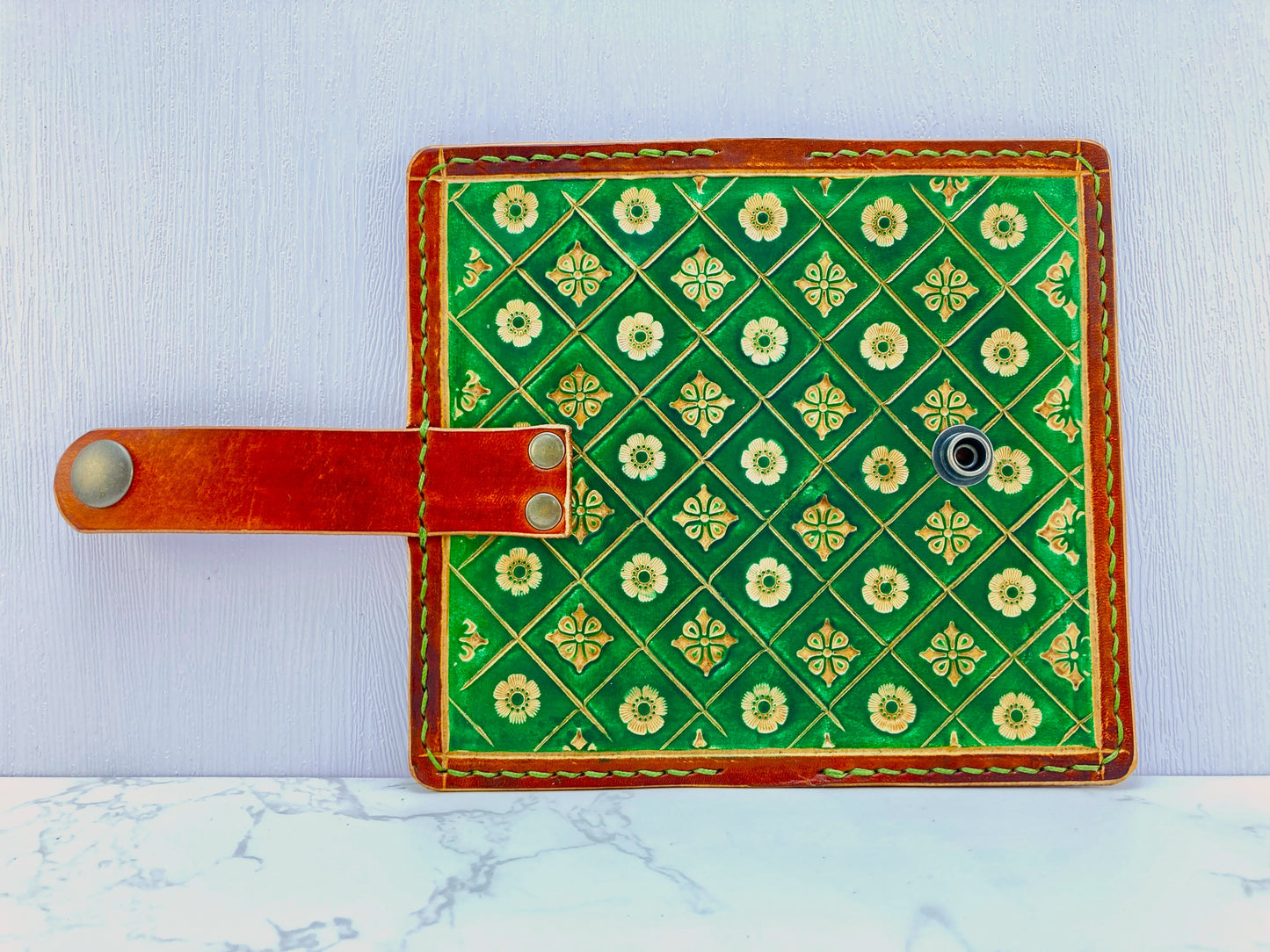 Nature inspired leather phone wallet - Green Nature