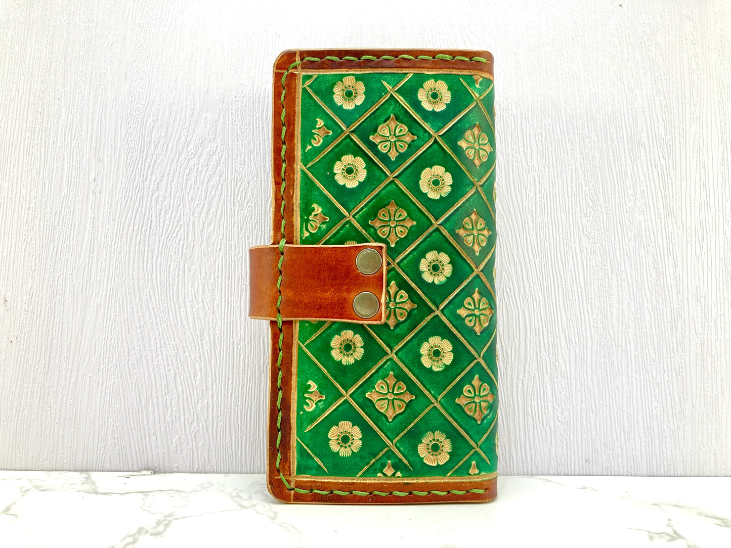Nature inspired leather phone wallet - Green Nature