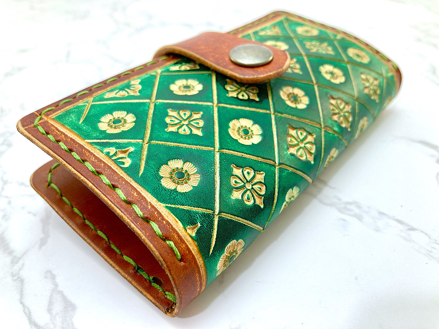 Nature inspired leather phone wallet - Green Nature