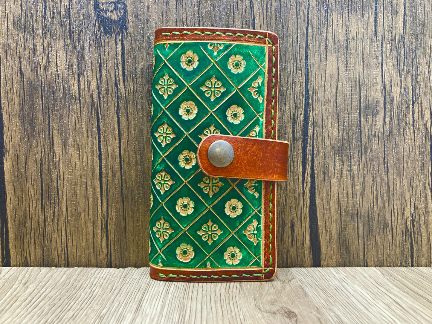 Nature inspired leather phone wallet - Green Nature
