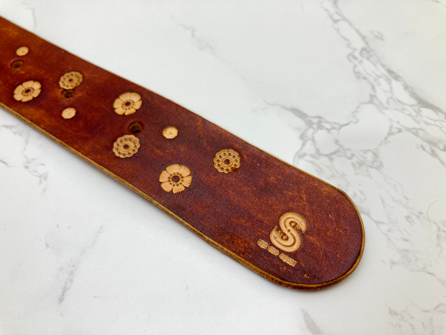 Wild explorer's custom leather belt - Flowers