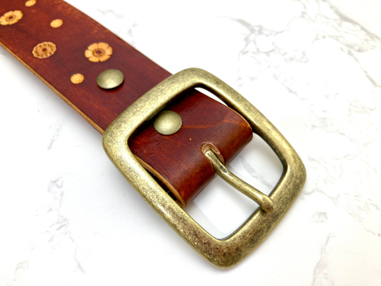 Wild explorer's custom leather belt - Flowers