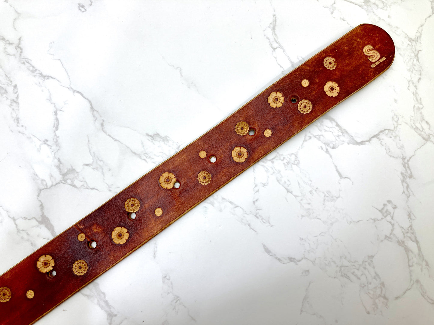 Wild explorer's custom leather belt - Flowers