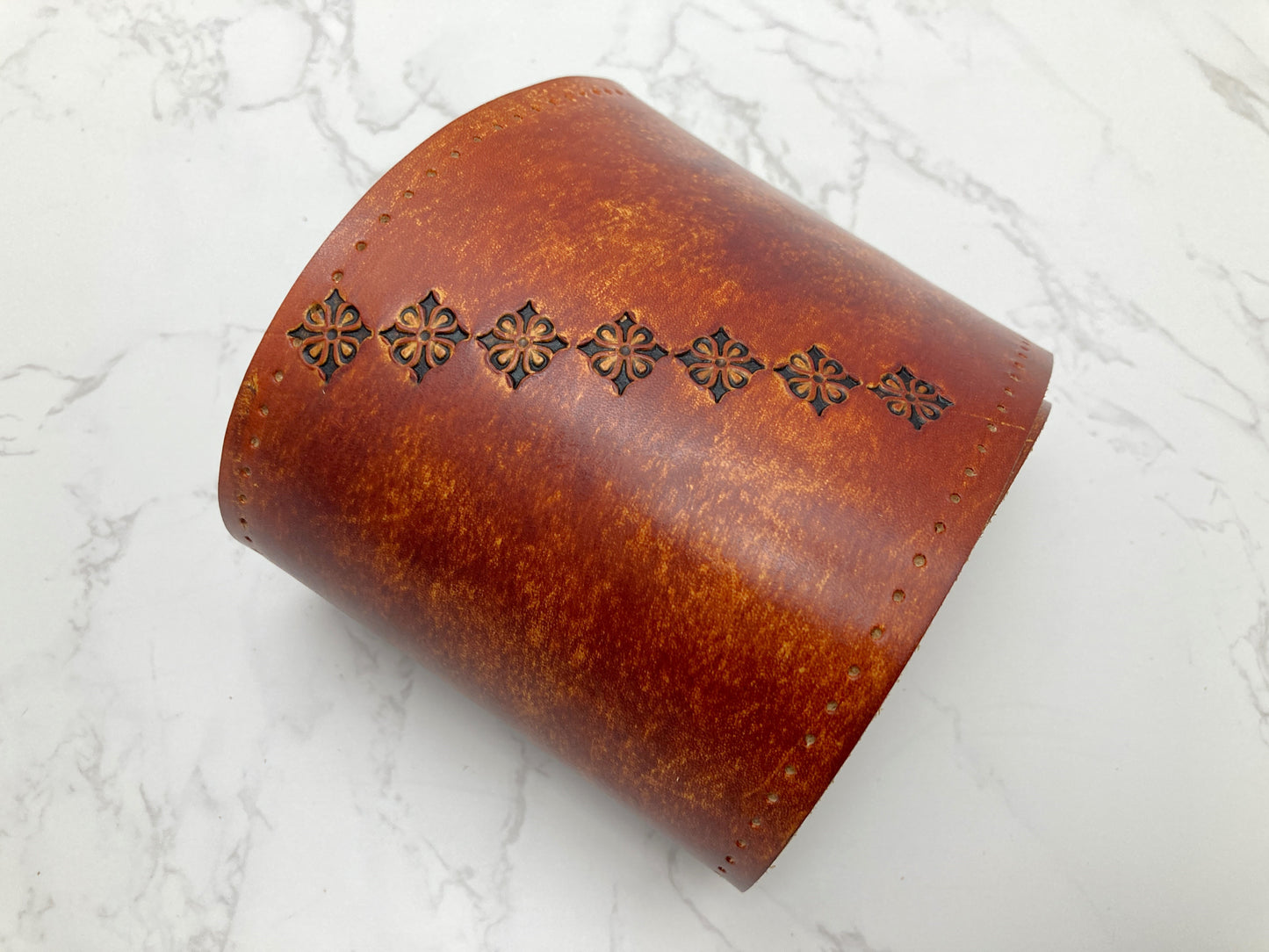 Hand tooled custom leather steering wheel cover - Diamond