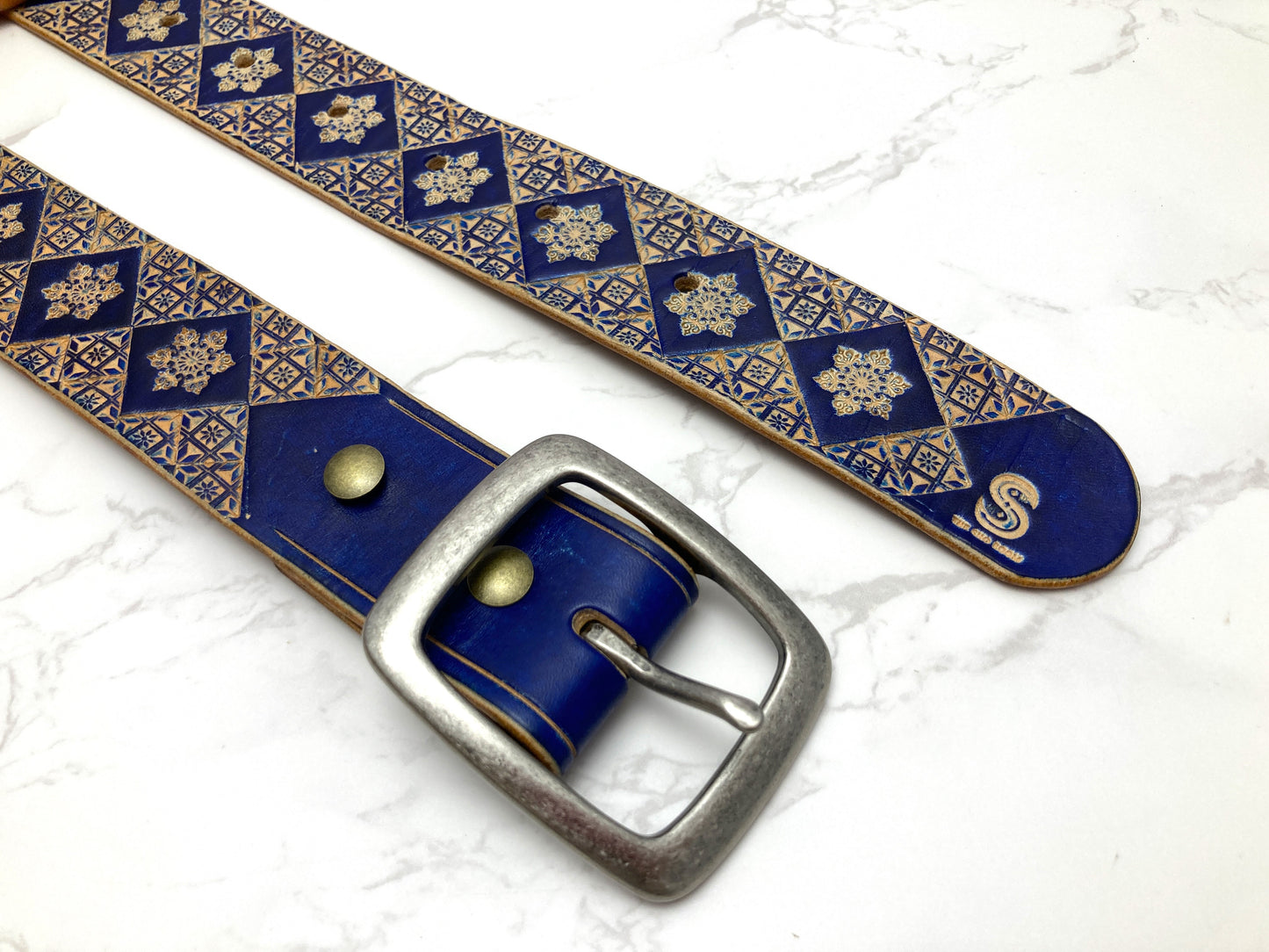 Wild explorer's custom leather belt - Blue ice