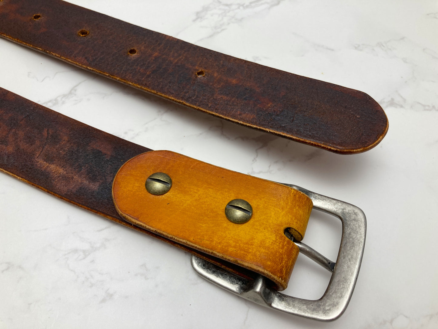 Wild explorer's custom leather belt - Beehive summer
