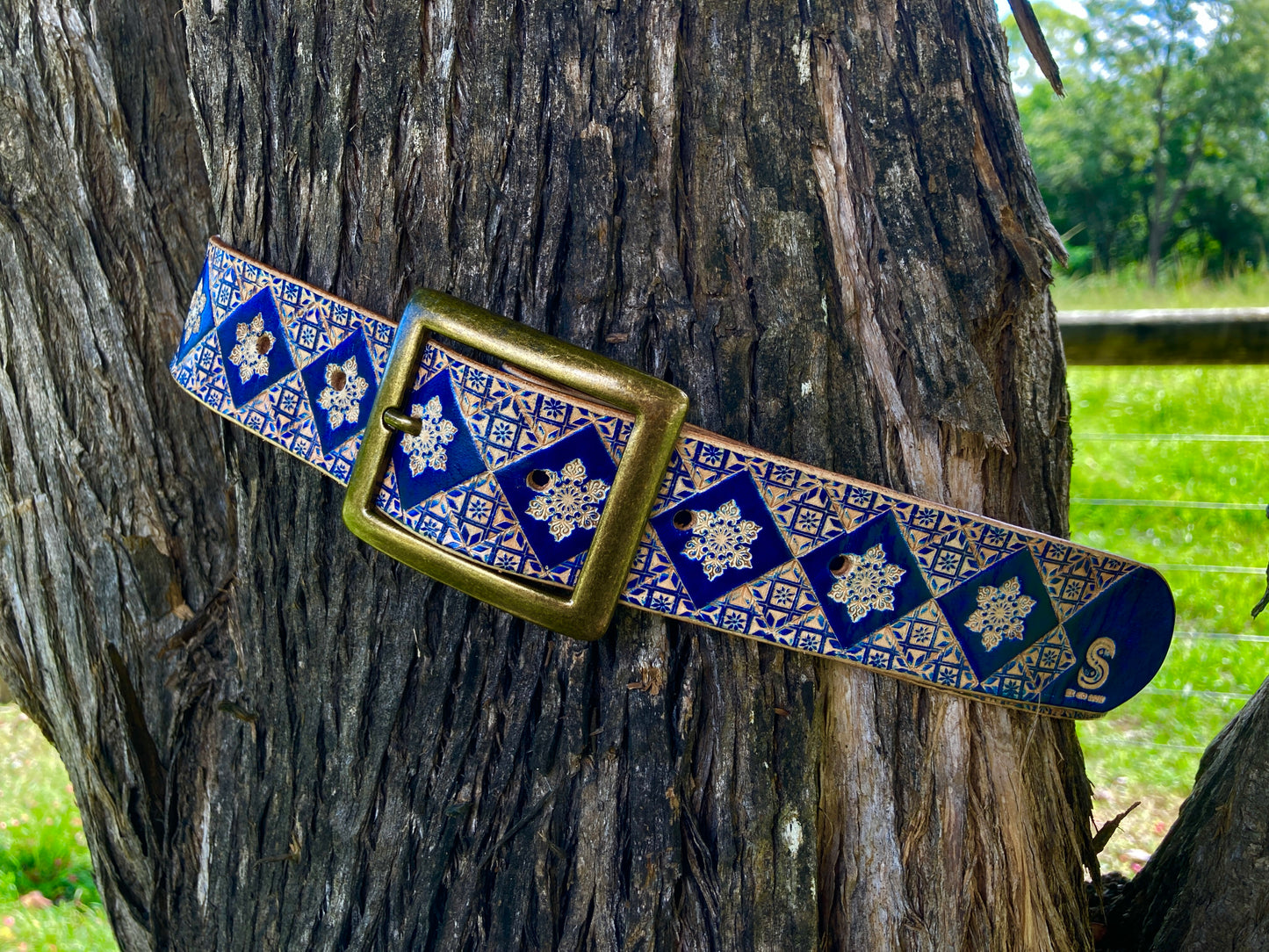 Wild explorer's custom leather belt - Blue ice