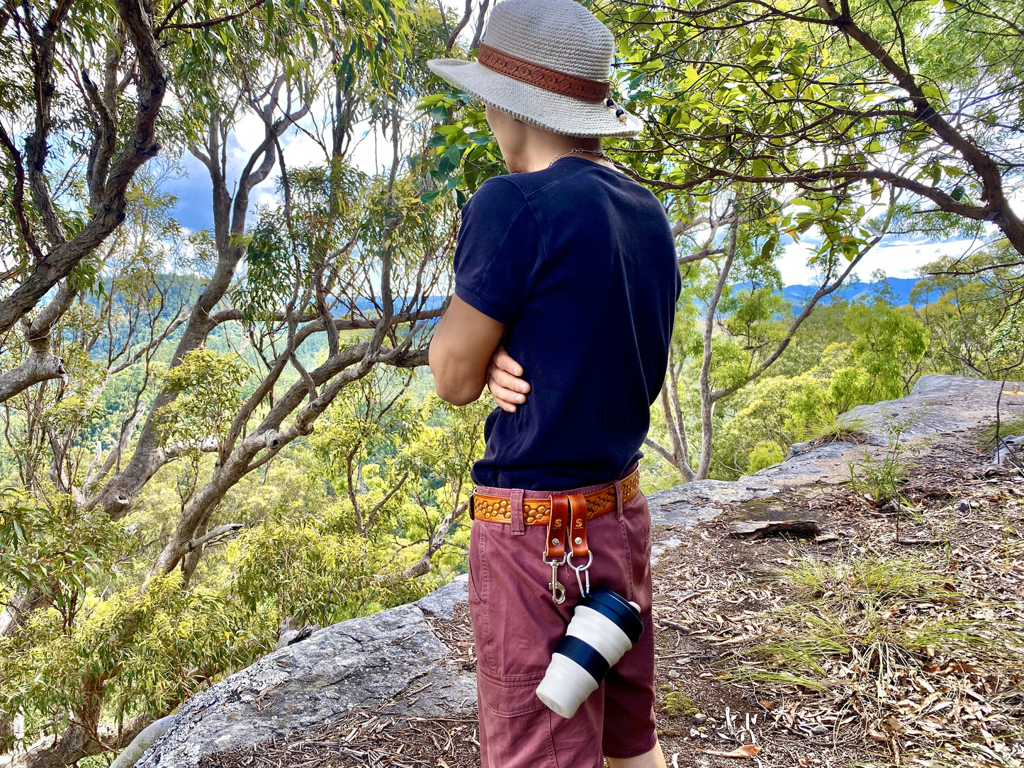 Wild explorer's custom leather belt - Beehive summer
