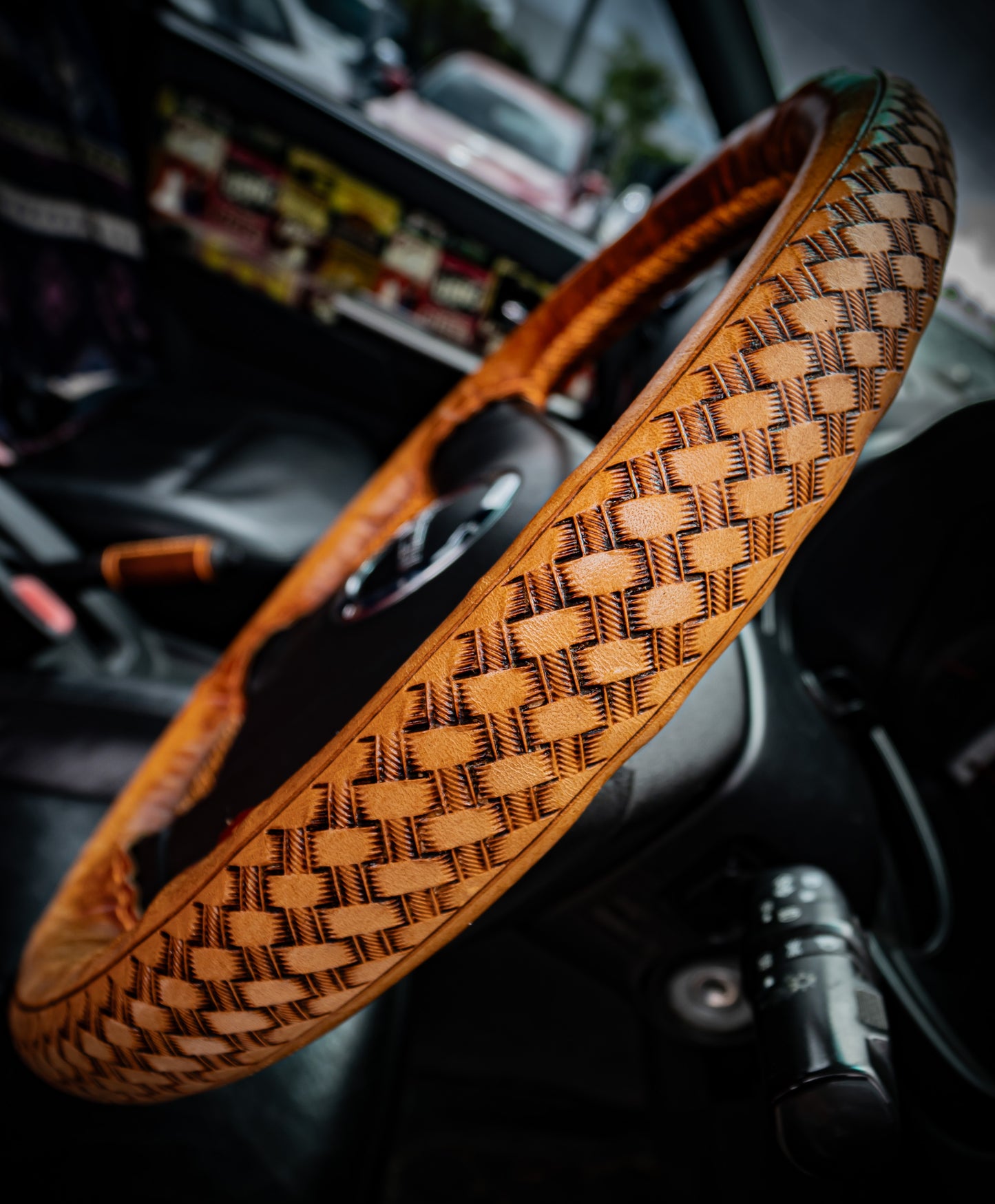 Hand tooled custom leather steering wheel cover - Basketweave