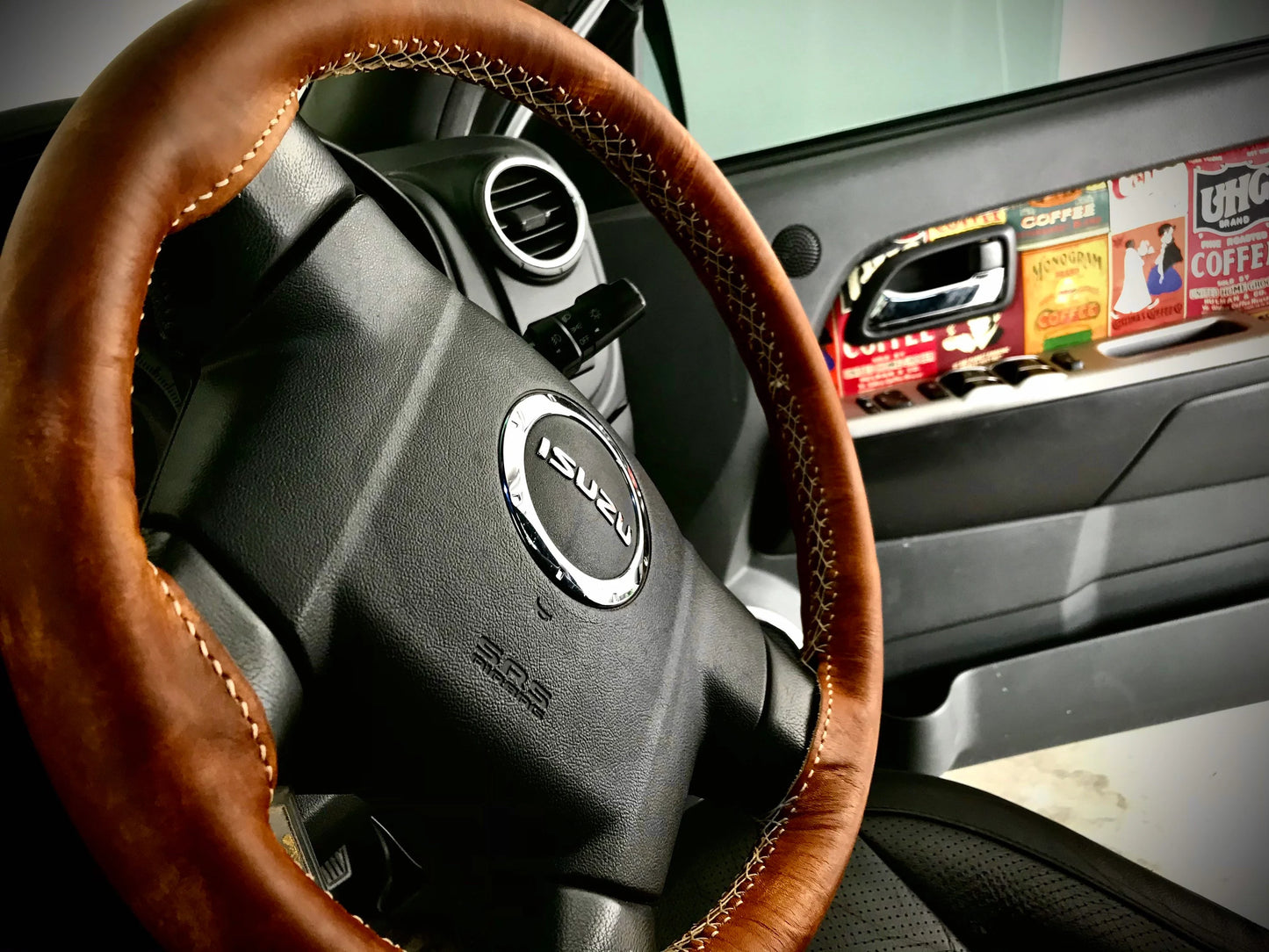 Full grain leather steering wheel cover - Hand dyed