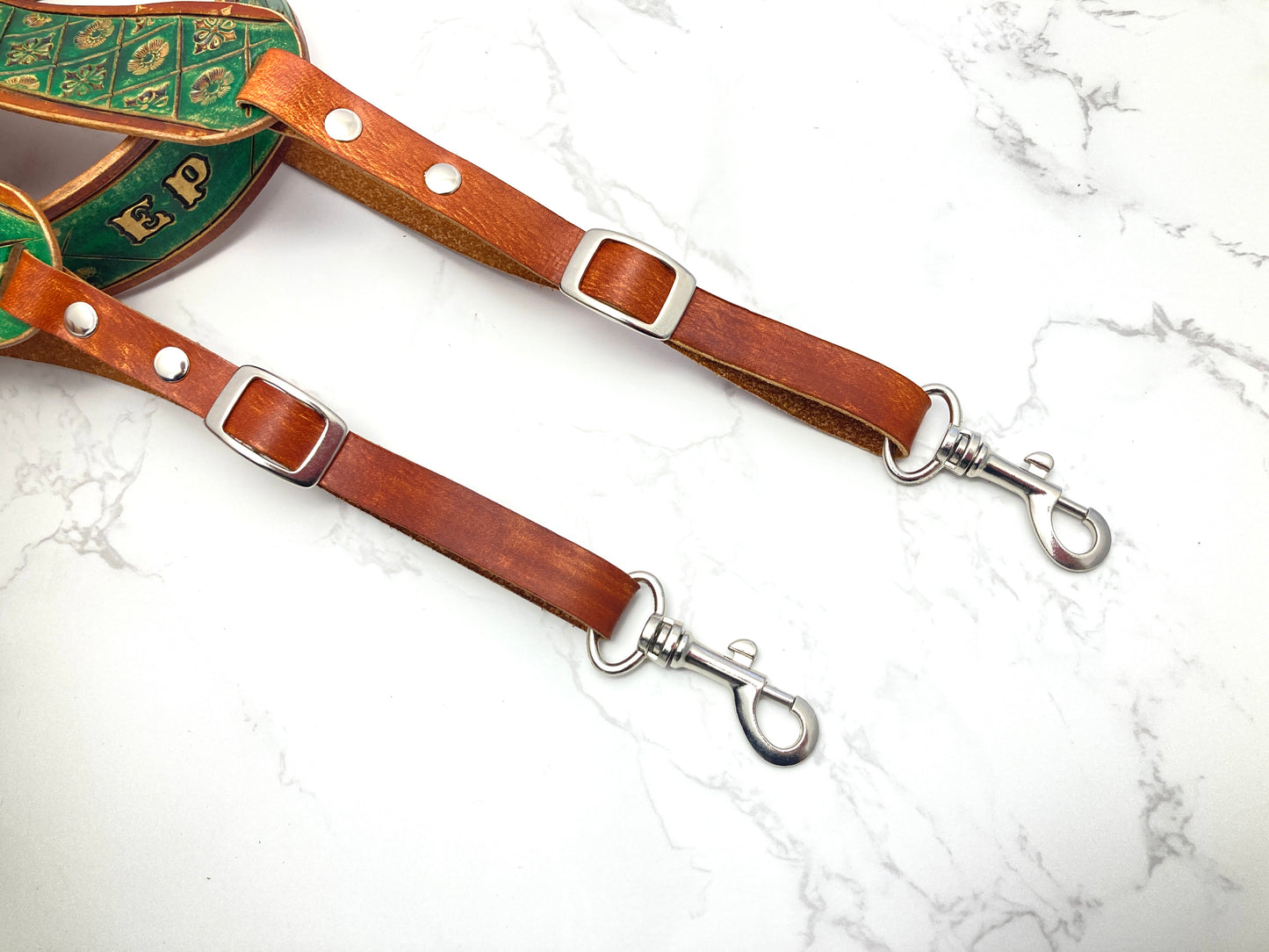 Adventurers full grain leather camera strap - green nature
