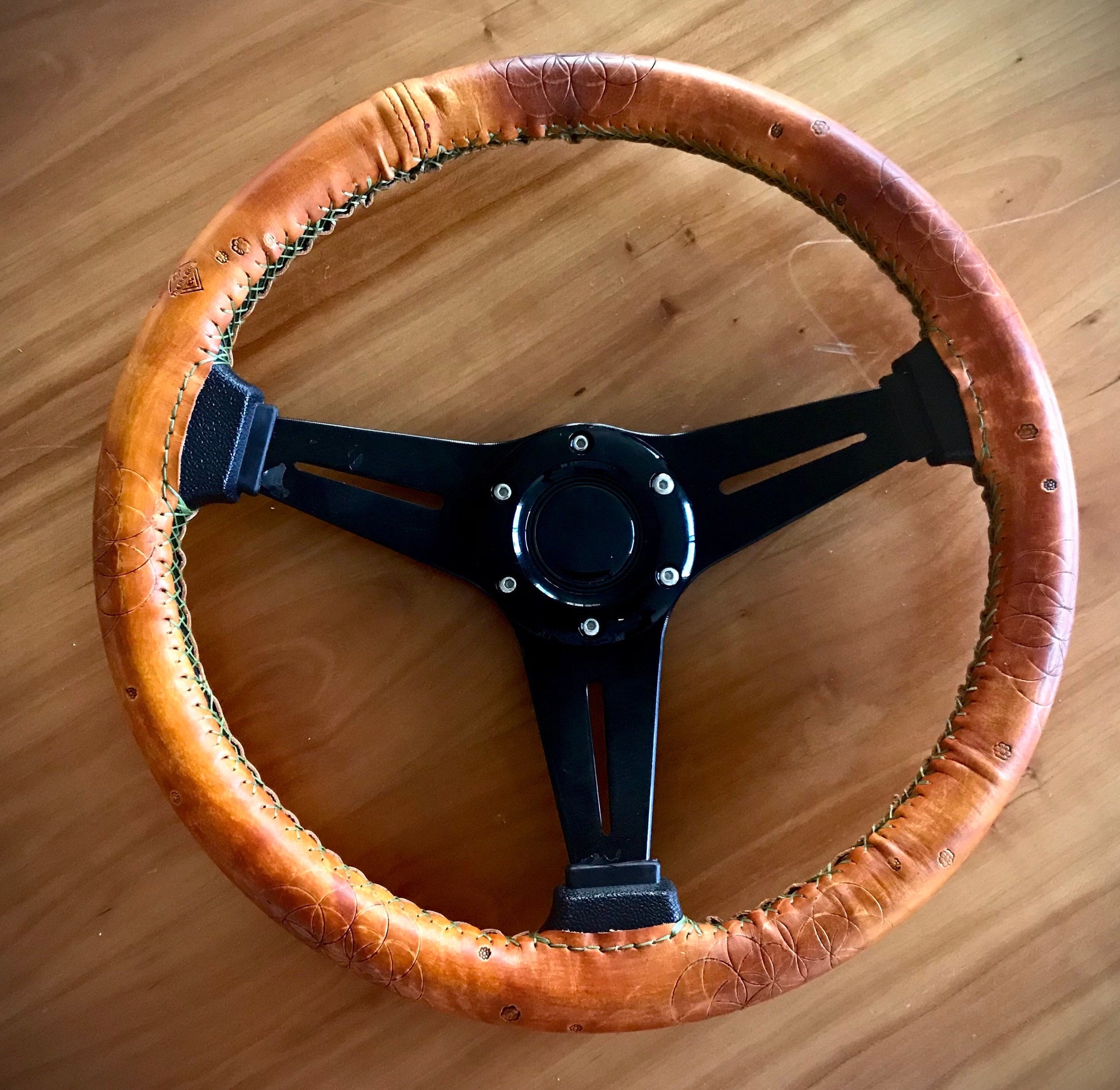 Hand tooled leather steering wheel wrap - Tan brown – Theshoroom